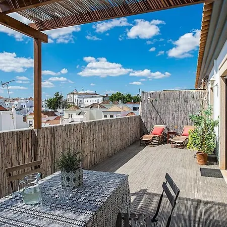 Terraces - In The Centre With Fantastic Views *